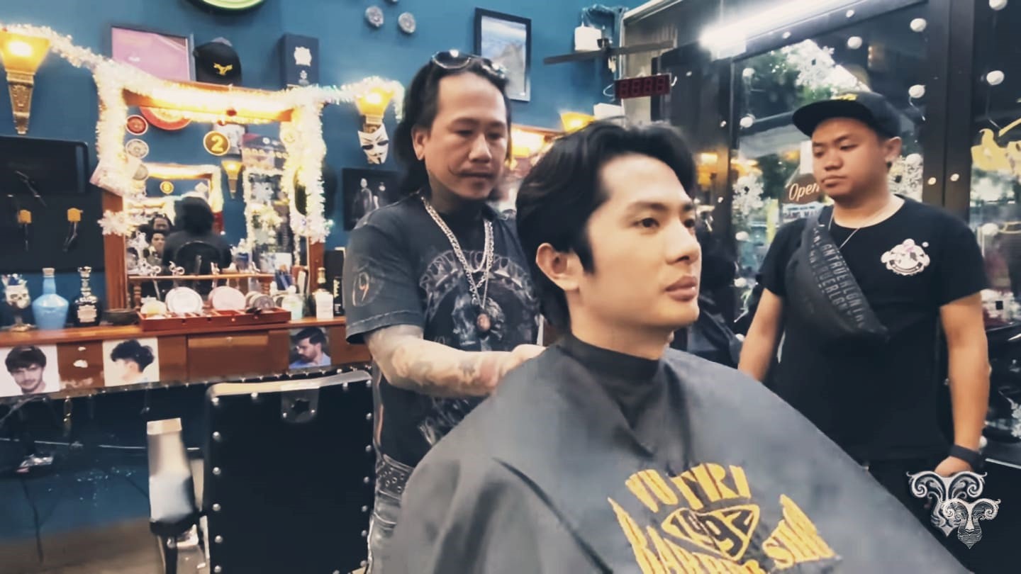 Huỳnh Phương -Trải nghiệm cắt tóc tại Barbershop Vũ Trí