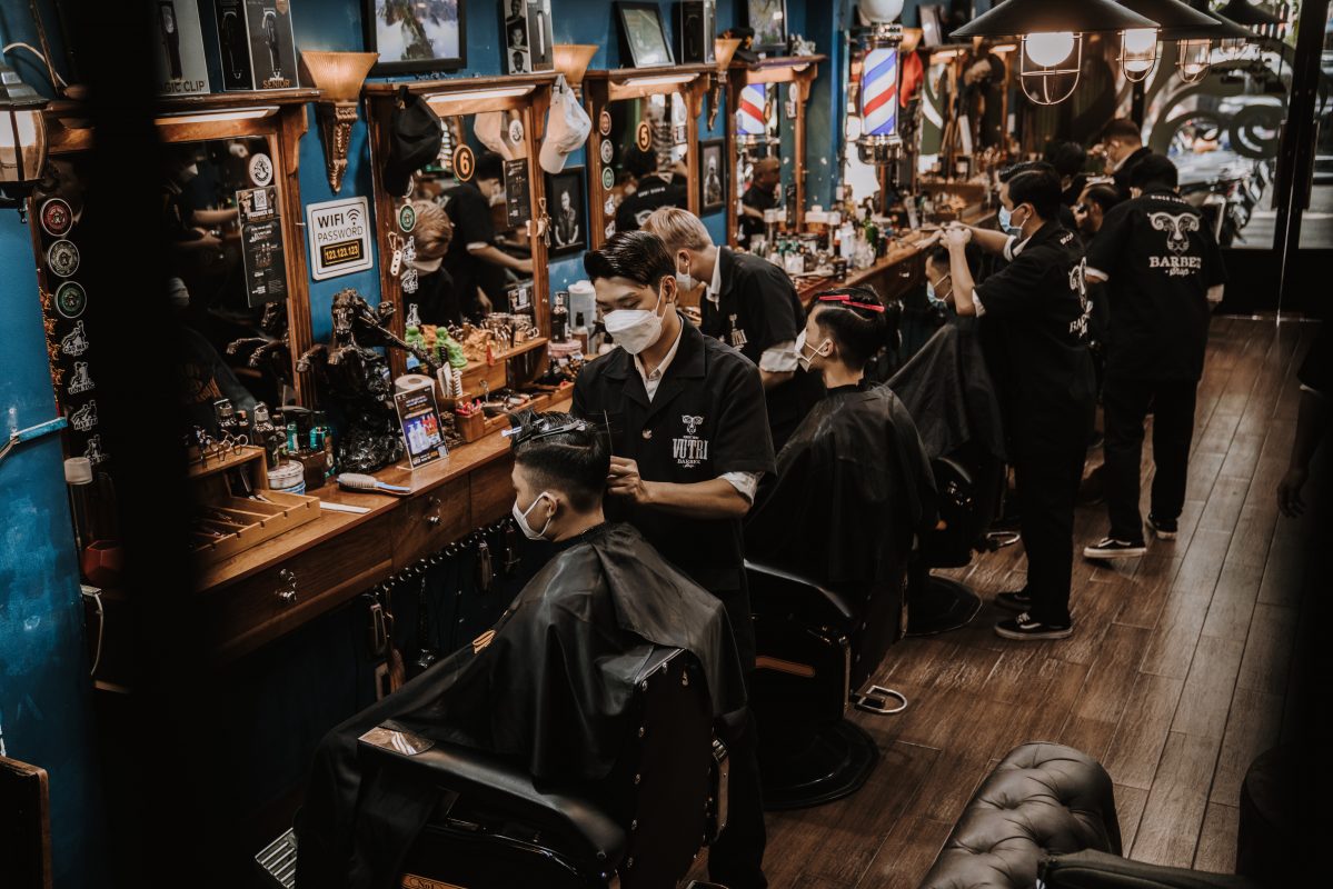 Top 6 Tiệm cắt tóc nam đẹp và chất lượng nhất quận 1, TP. HCM - ALONGWALKER